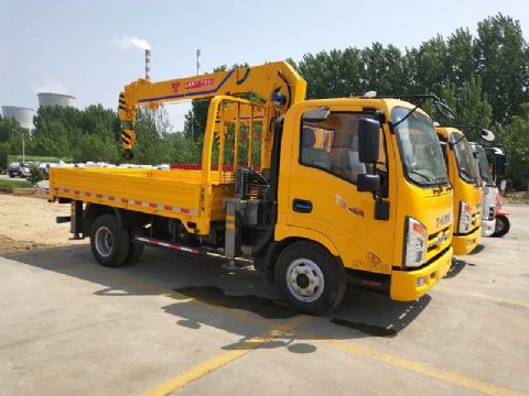 點擊查看詳細信息<br>標題：4噸唐駿隨車吊 閱讀次數(shù)：1878