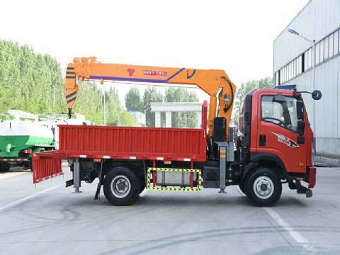點擊查看詳細信息<br>標題：4噸重汽王牌隨車吊 閱讀次數(shù)：1908