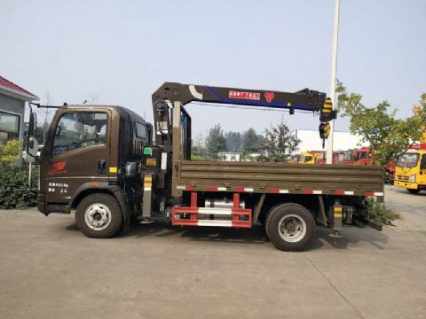 點擊查看詳細信息<br>標題：4噸重汽豪沃隨車吊 閱讀次數(shù)：1906