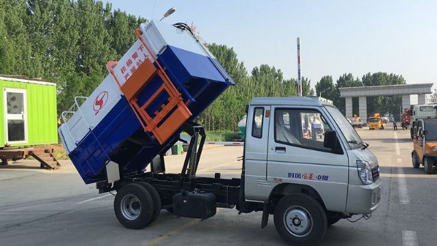 點擊查看詳細信息<br>標題：藍牌時風風菱垃圾車 閱讀次數：2121