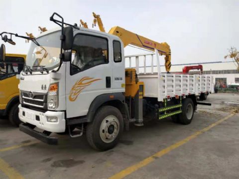 點擊查看詳細信息<br>標(biāo)題：5噸重汽豪曼隨車吊 閱讀次數(shù)：2664